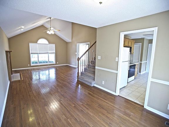 5th image of 1026 Persimmon Ct