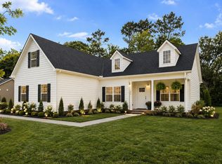 100 Centennial Ln, Columbia, TN 38401