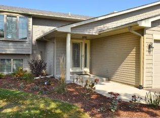 22200 Chaparral Ln, Rogers, MN 55374