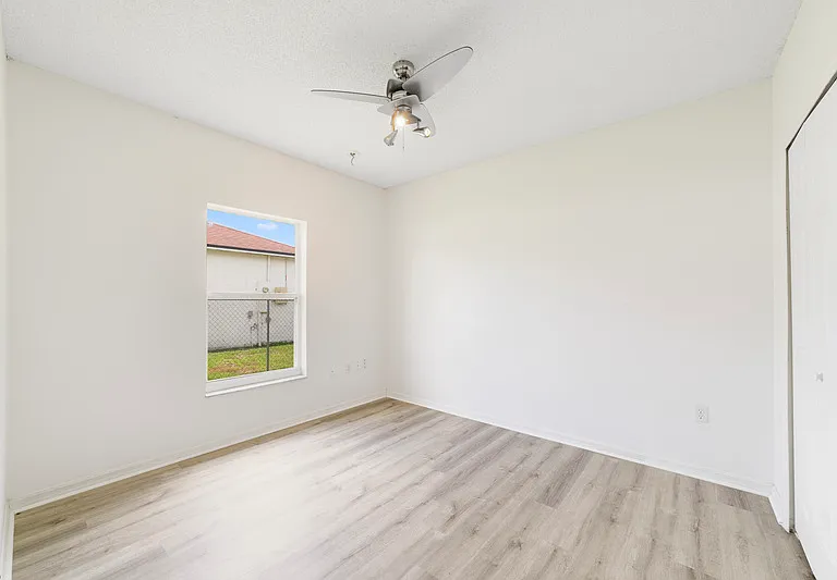 566 Hummingbird Ct — Photo 9