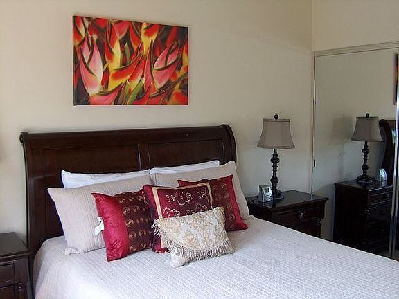 Guest bed at opposite end for privacy