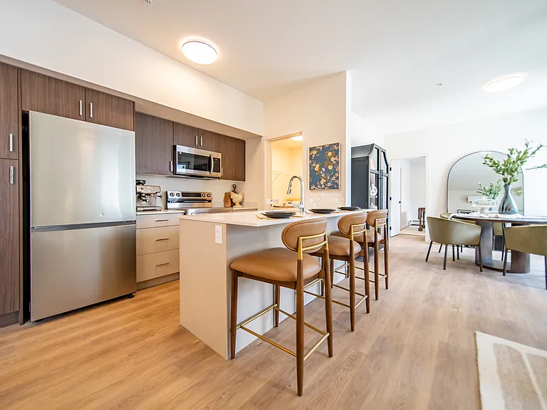 2040 37th St SW — Photo 12