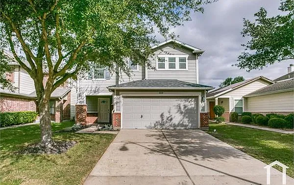 3 bed, 2100 sqft, $2,400 — Photo 3