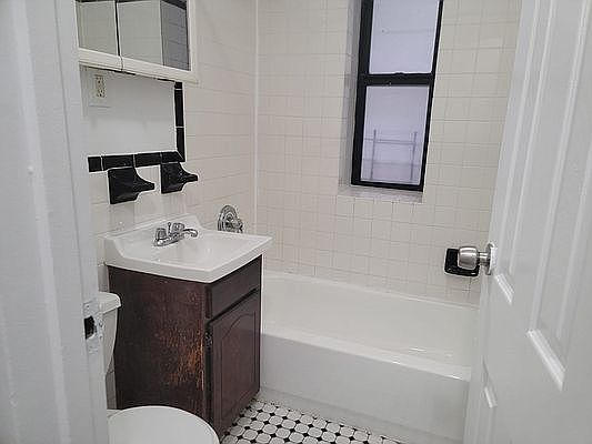 5th image of 508 W 136th St APT 3