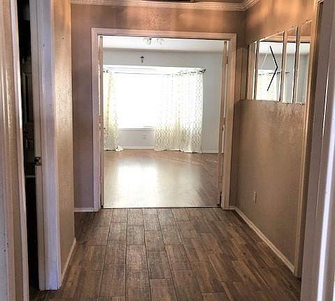 4th image of 1413 E Stanford Ave