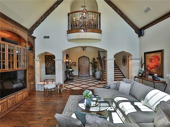 5th image of 6724 Harbour Town Ln