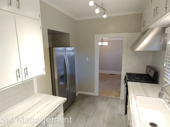 2004 4th Ave, Sacramento, CA 95818