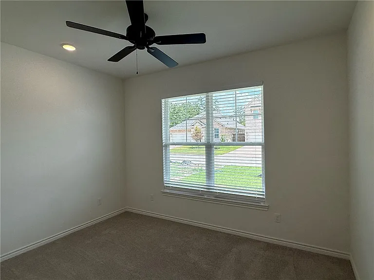 3709 Lamar Hollow Ct — Photo 22