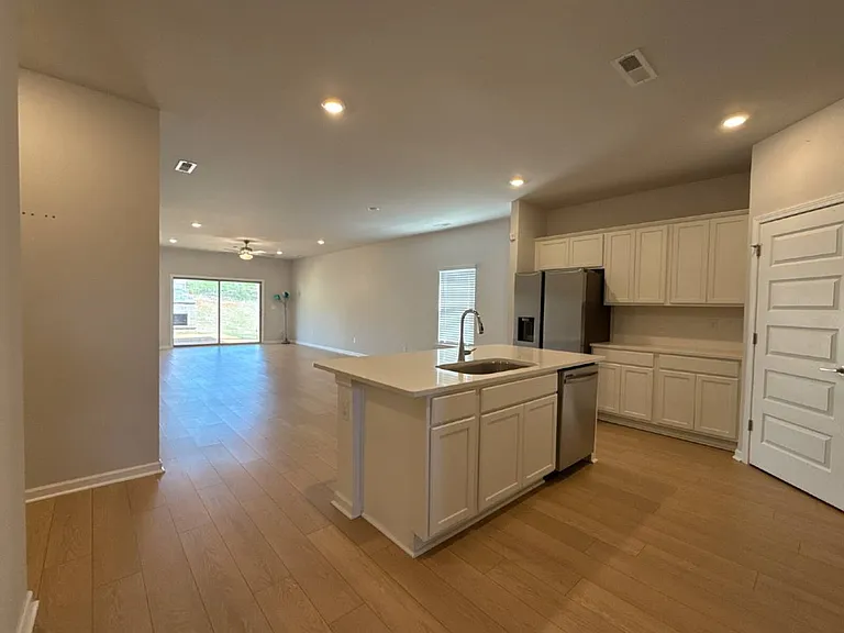 280 Shangrila Way — Photo 2