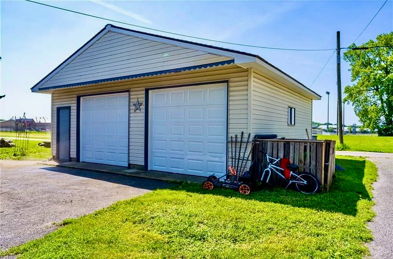 4 bed, 2610 sqft, $1,800 — Photo 3