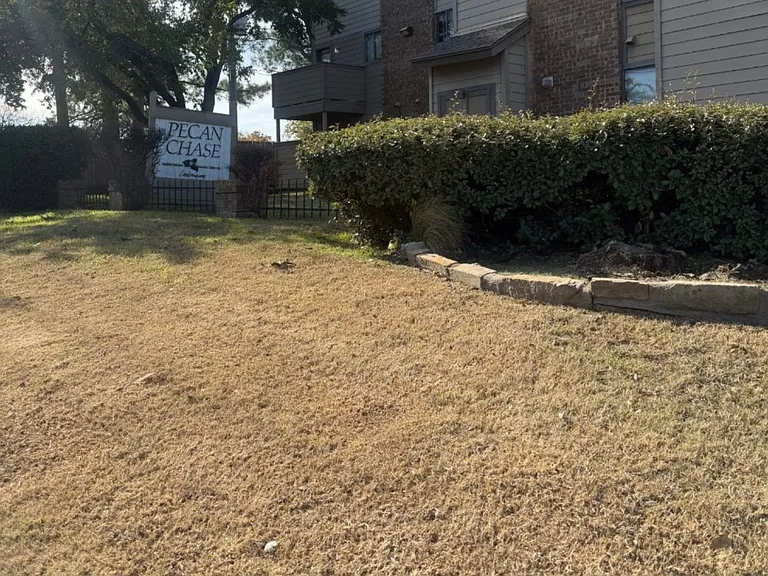1600 Pecan Chase Cir #12 — Photo 1