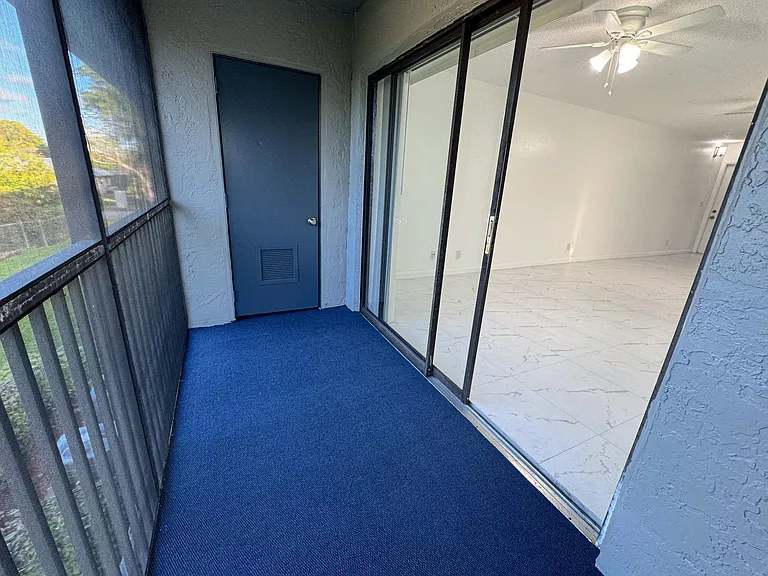 10687 Royal Palm Blvd — Photo 11