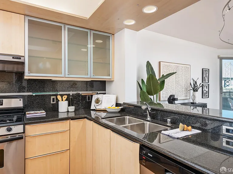 219 Brannan St #5G — Photo 27