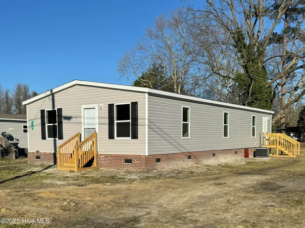 338 W Yancey Street, Warsaw, NC 28398