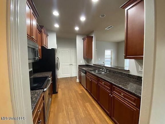 4th image of 17017 Washingtonia Ln