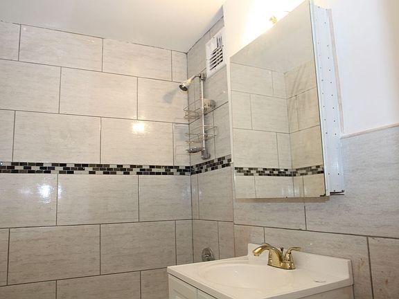 5th image of 6535 Broadway APT 1J