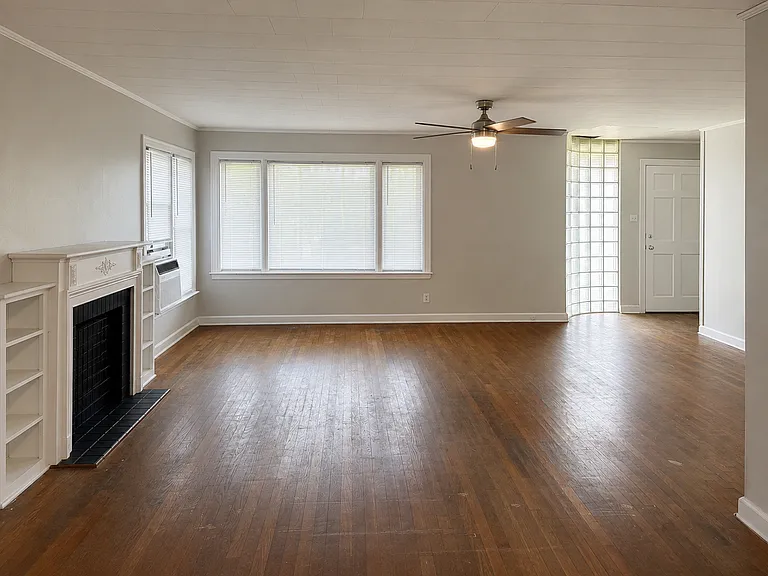 115 S Edmonds St — Photo 3