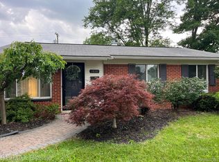 1616 Flynn St, Westland, MI 48186