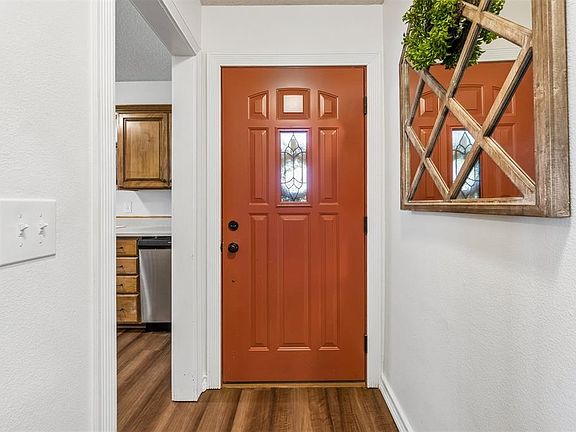 3rd image of 521 N 3rd St