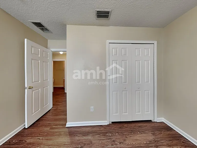 1211 Spring Creek Ct — Photo 16