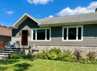 9303 S 84th Ave, Hickory Hills, IL
