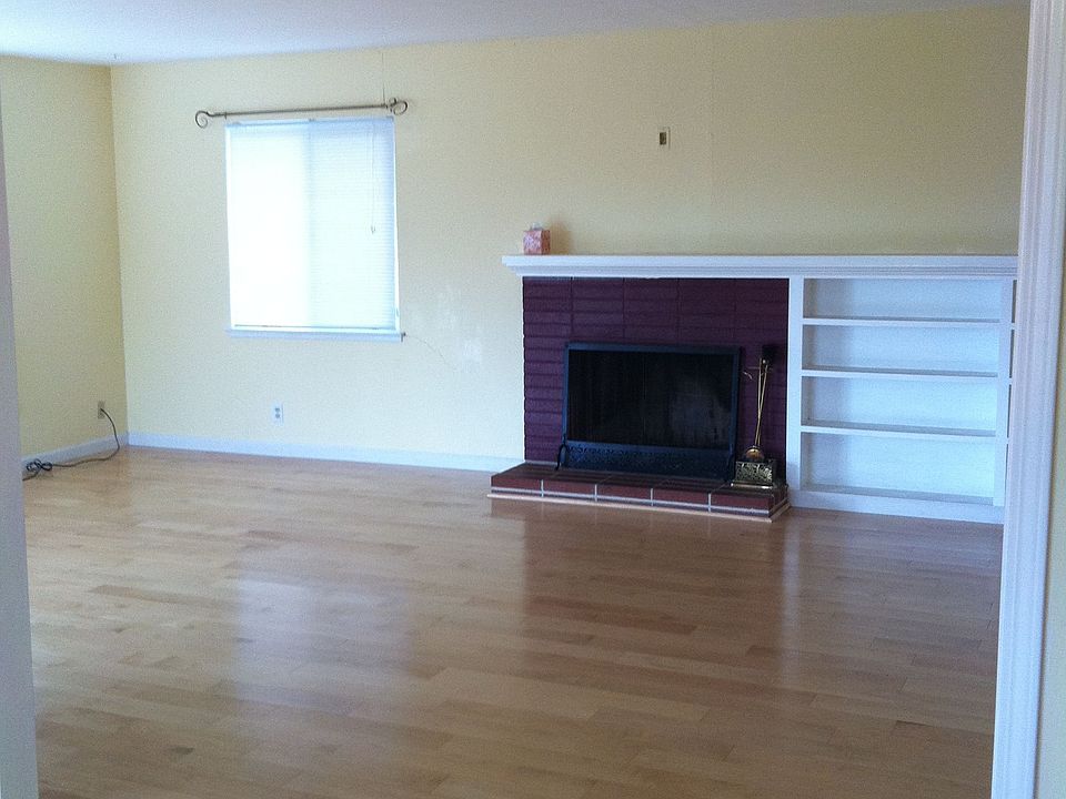 1st image of 1072 Noble Ln