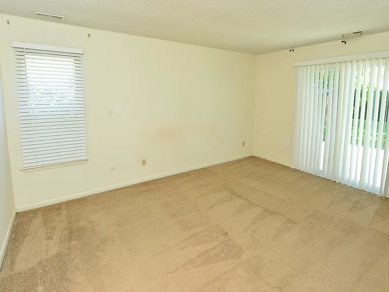 1548 Beachview Dr — Photo 14