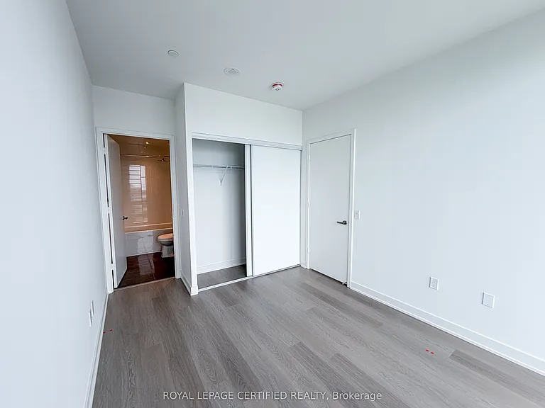 448 Burnhamthorpe Rd W #6407 — Photo 18