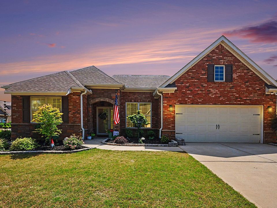 1st image of 401 Woodland Oaks Ct