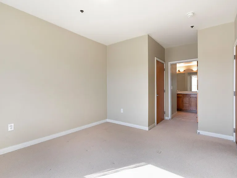 1313 S Clarkson St #202 — Photo 17