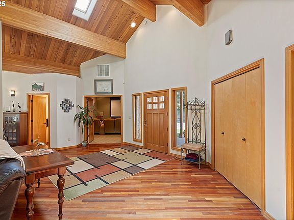 5th image of 20898 NE McCormick Hill Rd