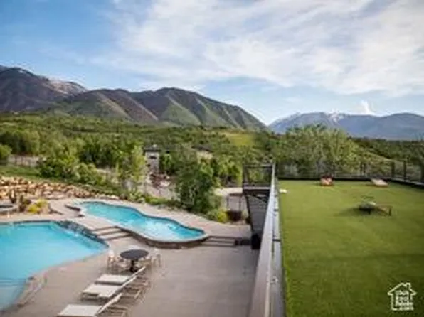 1074 S Loafer Dr, Salem, UT 84653