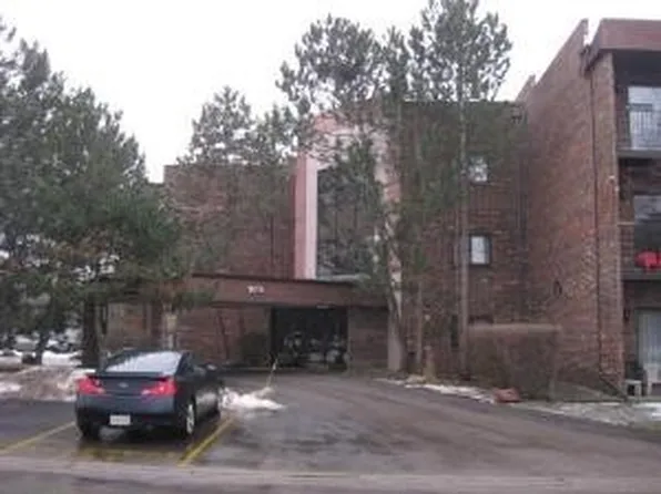 1018 Castilian Ct APT 209, Glenview, IL 60025