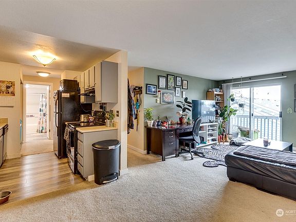 3rd image of 16817 Larch Way Unit B208