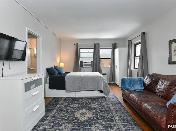 3020-3030 Edwin Ave #5-H, Fort Lee, NJ 07024