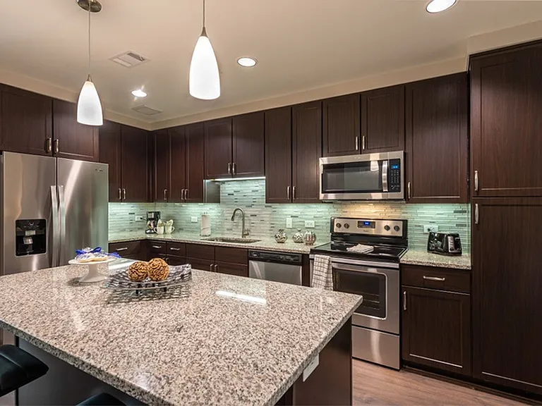 A clean and inviting kitchen layout.