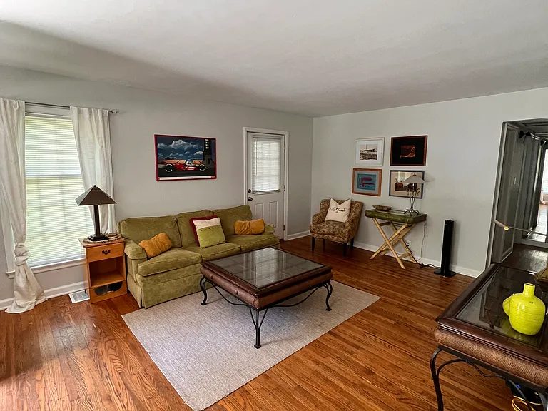 5625 Rosslyn Ave — Photo 4