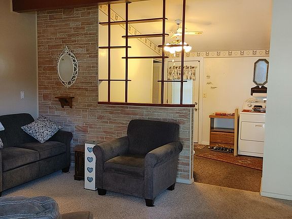 3rd image of 320 Ballentine Ave