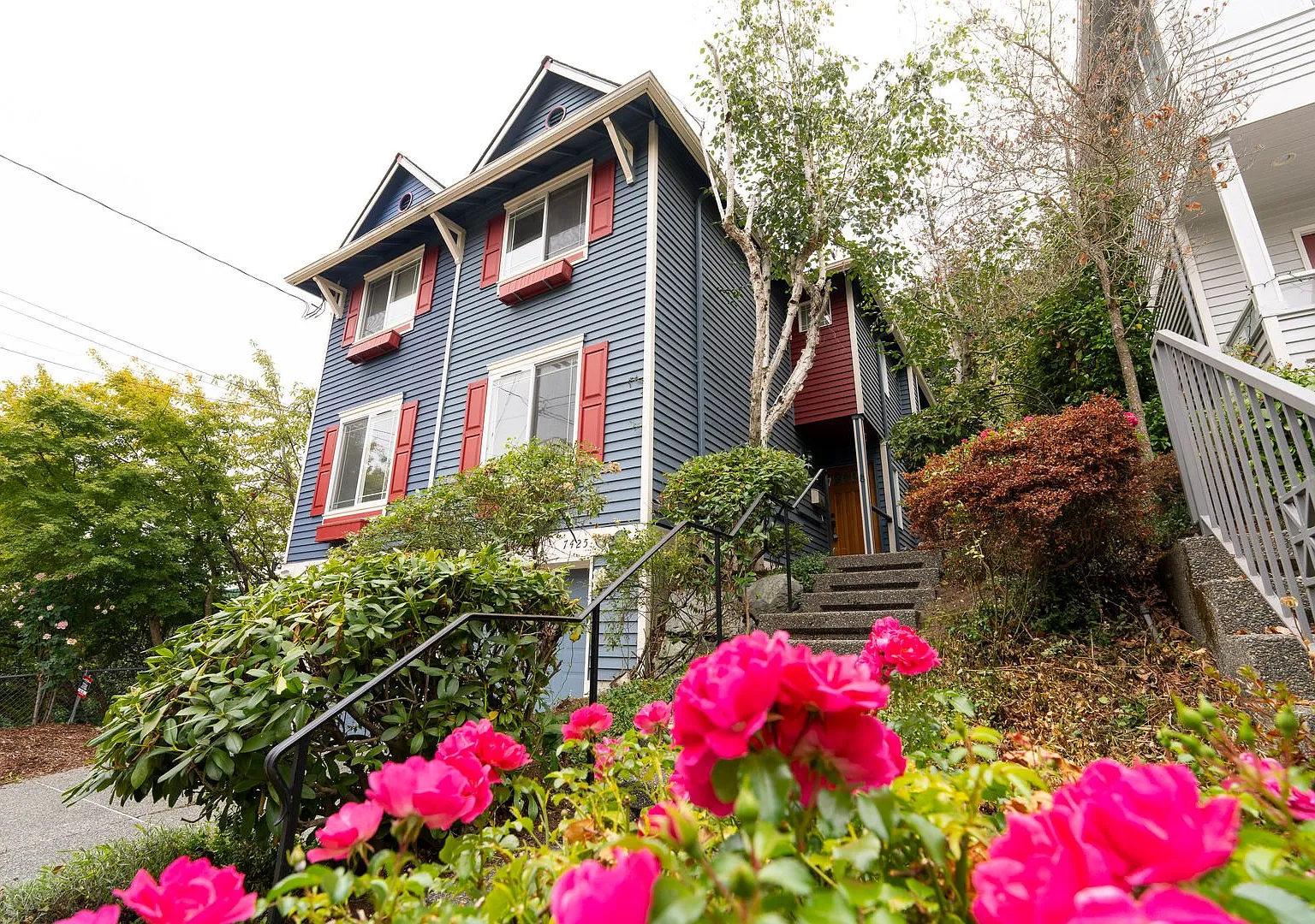 3Bd/3Ba Seattle Townhome — Photo 1