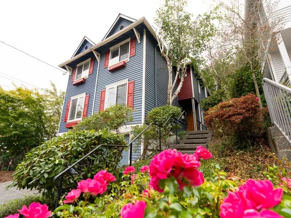 7425 Sunnyside Ave N, Seattle, WA 98103