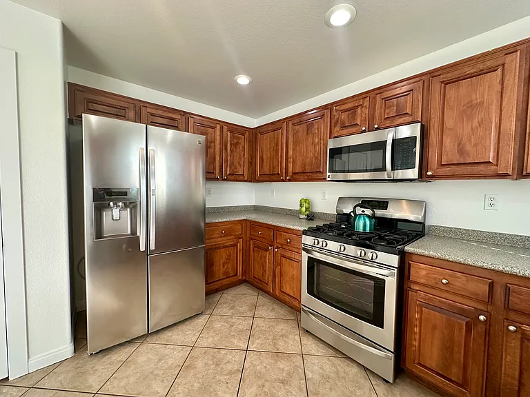 5849 Old English Ct — Photo 8