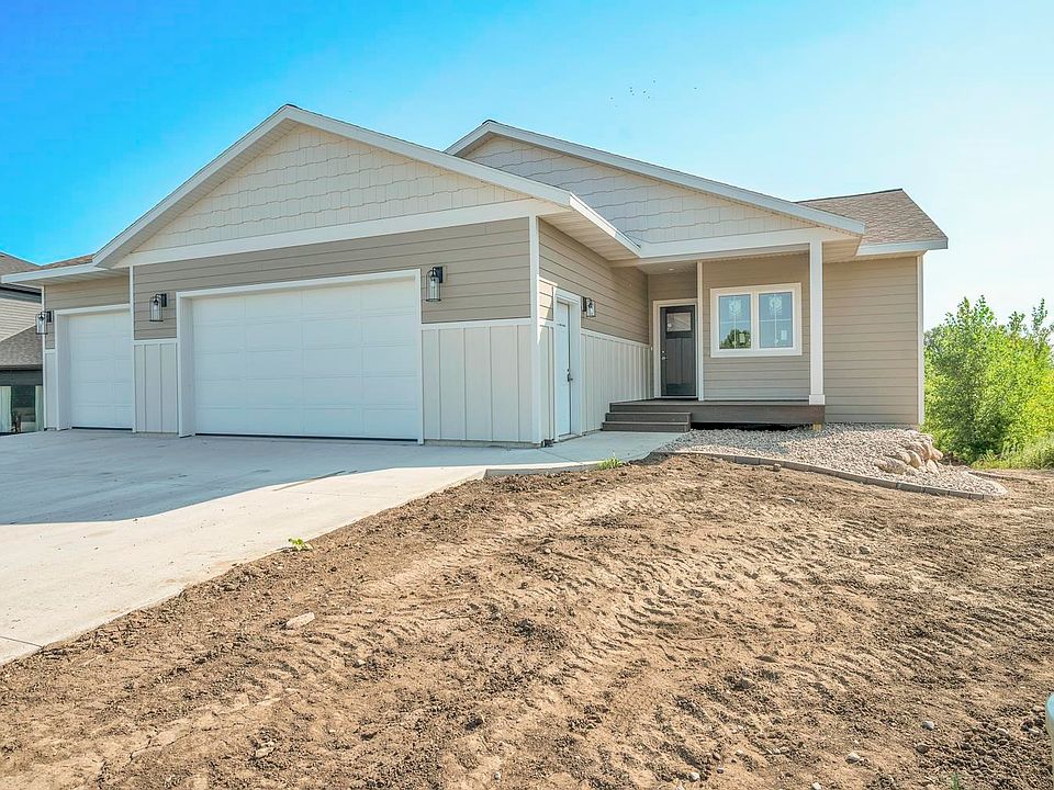 1st image of 2901 Sportsman Dr