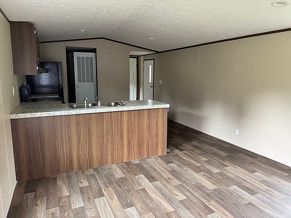 2nd image of 1732 Nivens Ln