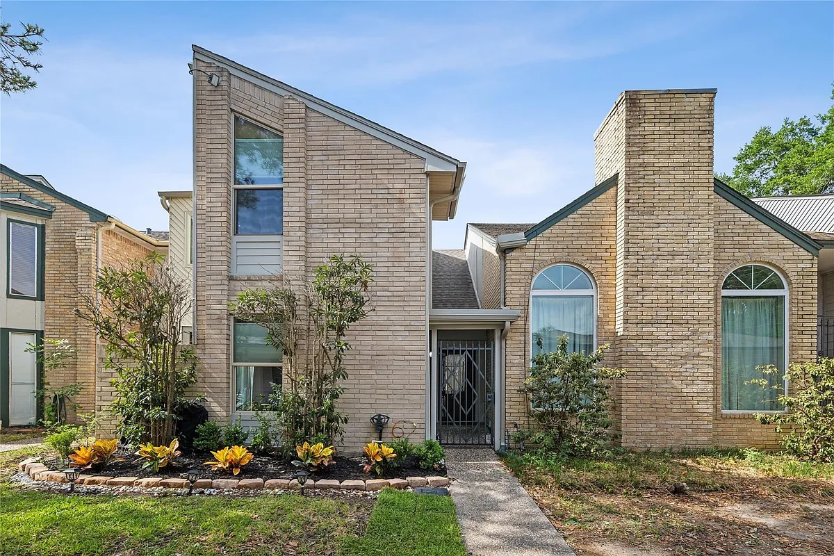 Building Photo - 656 N Eldridge Pkwy