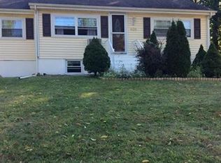 626 S Pascack Rd, Chestnut Ridge, NY 10977