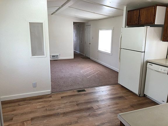 2nd image of 723 Lupine Cir