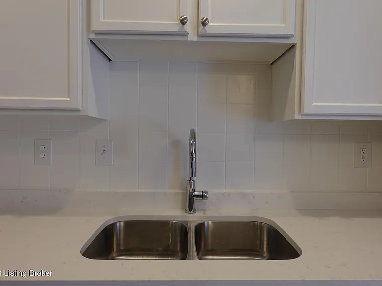 829 Garden Pointe Dr — Photo 7