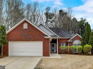 135 Braymoor Cir, Fayetteville, GA 30215