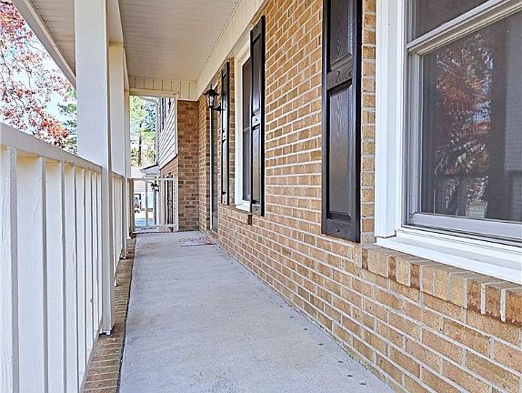 3rd image of 6811 Mangrove Dr
