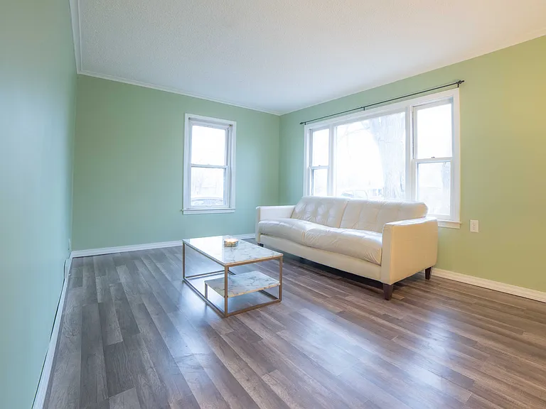 635 W Girard Ave — Photo 12
